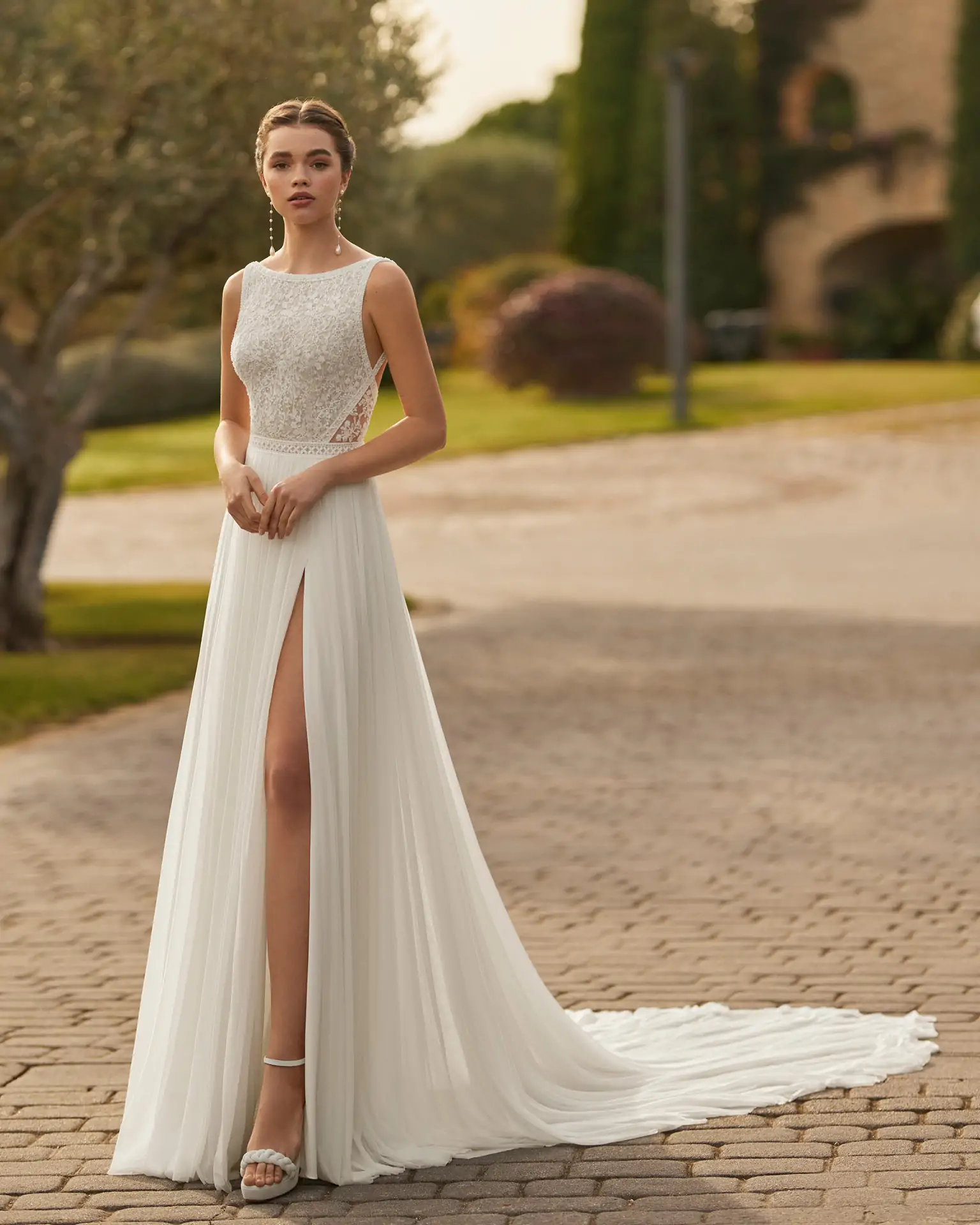 glamouröses vintage hochzeitskleid von rosa clara mit beinschlitz